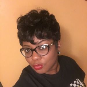 Meet your Posher, Lyssa